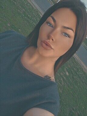Meet your Posher, Felisha